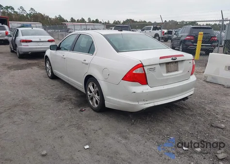 2012 Ford Fusion Se z USA, uszkodzony, nr VIN 3FAHP0HA8CR413693